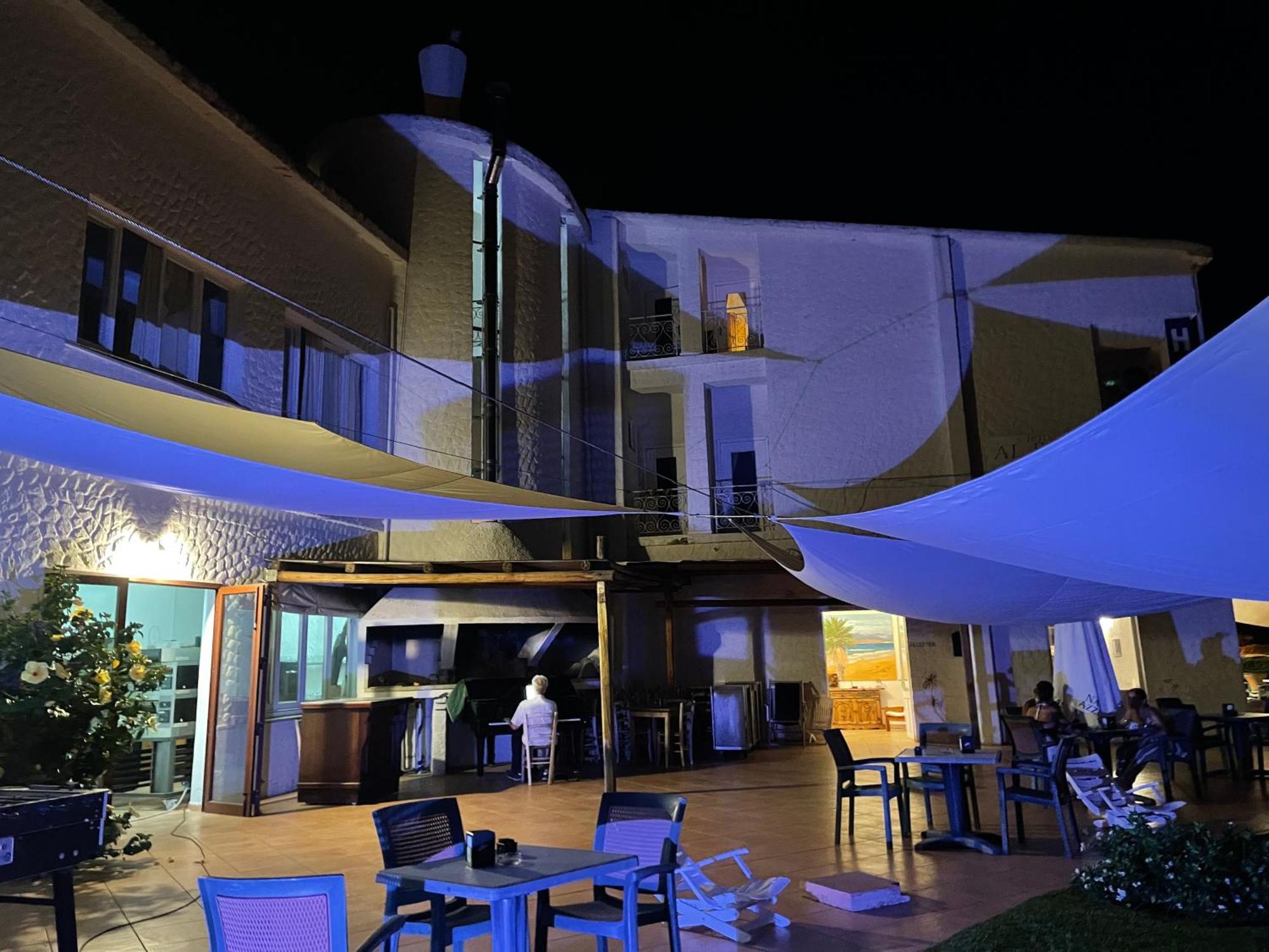 Hotel Al Faro Spiaggia La Cinta Santeodoro 圣特奥多罗 外观 照片